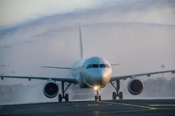 Aeroporti, per volare in Italia ed Europa basta la carta di imbarco: stop all’obbligo di mostrare i documenti\n