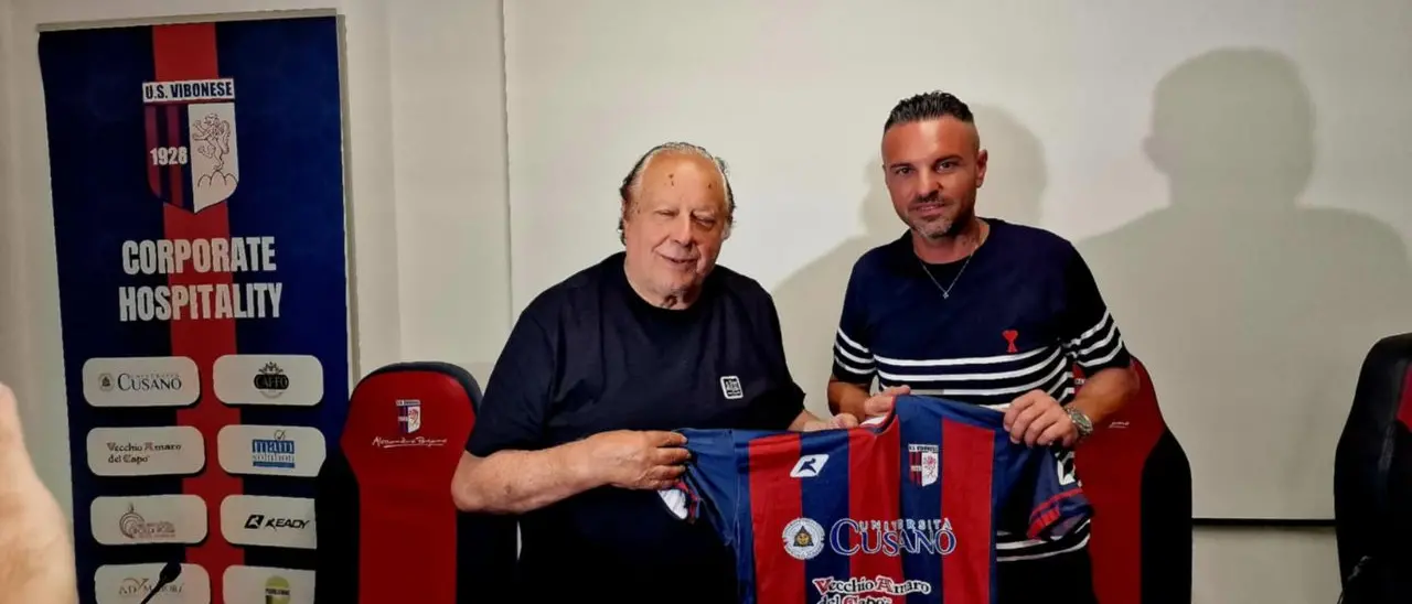 Vibonese, Caffo ai saluti dopo vent’anni. Il neo presidente Cammarata presenta la nuova cordata: «Siamo ambiziosi»\n
