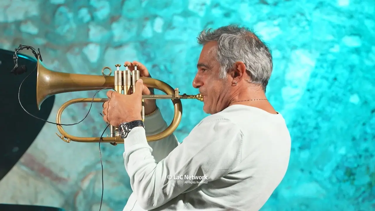 La tromba di Paolo Fresu illumina la notte di Cerisano. E al Festival stasera arriva Irene Grandi