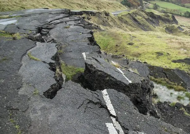 Crolli e dissesto idrogeologico, gli esperti: «Mettere in sicurezza il territorio indispensabile per lo sviluppo»\n