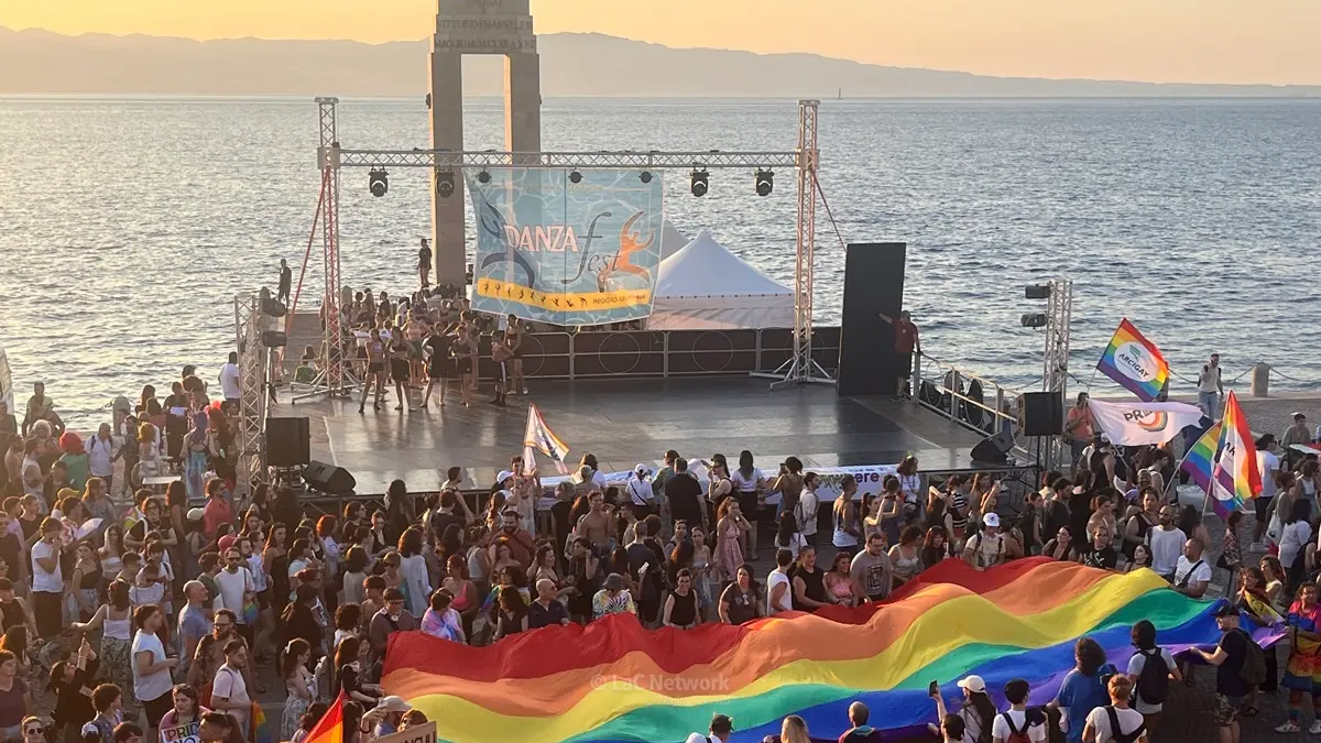 <p>Reggio Calabria Pride all&#39;arena dello Stretto nel 2024</p>\\n