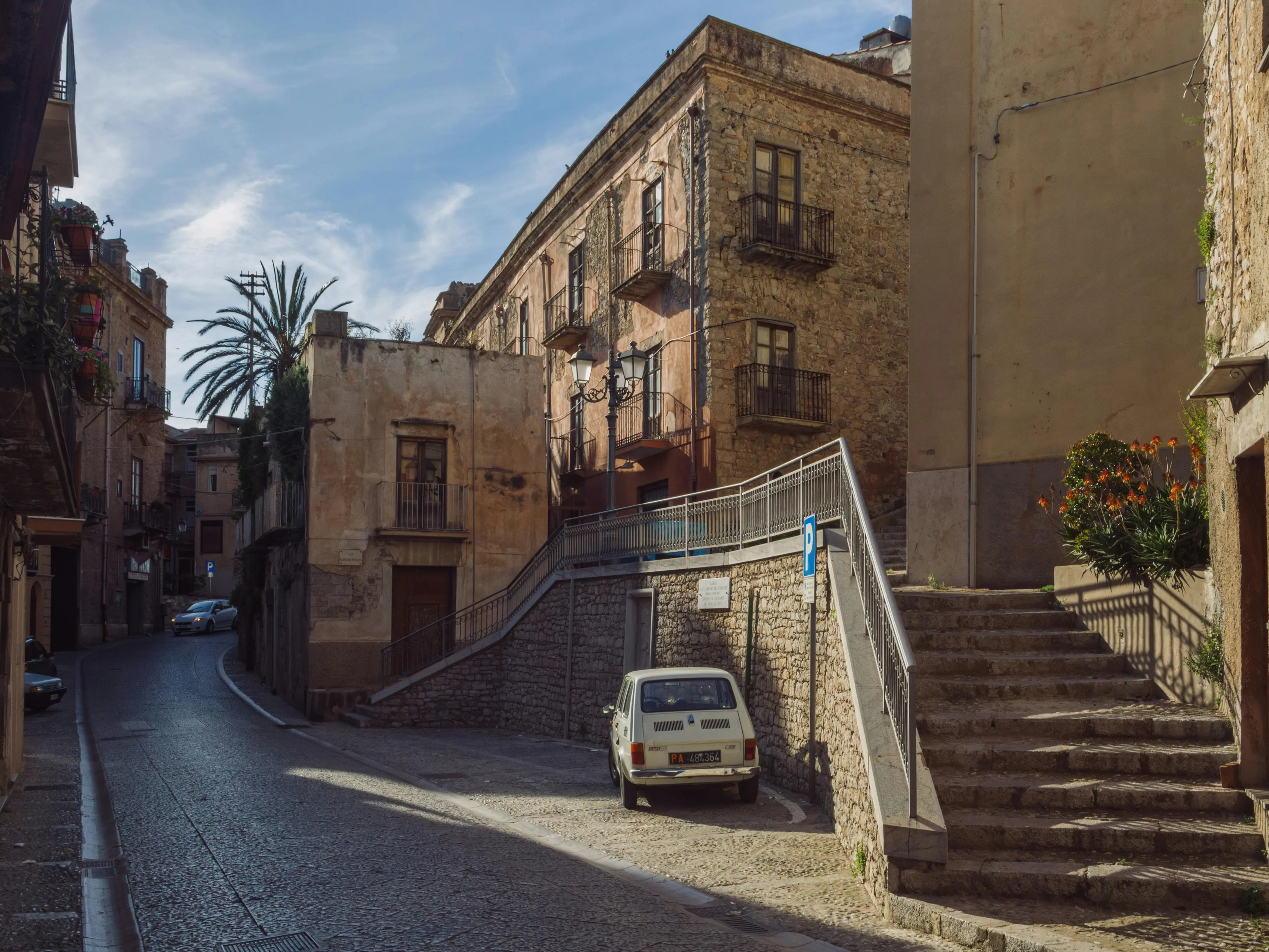 Spopolamento, un'emorragia senza fine in Calabria: a rischio 306 comuni. E nei prossimi 25 anni si perderanno altri 300mila abitanti