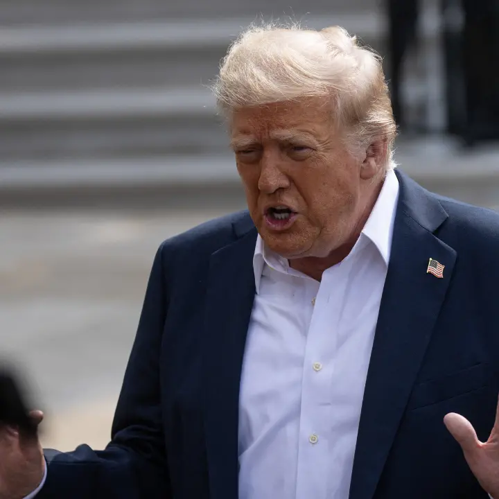 Dazi al 30%, Trump avverte l’Europa:\u00A0«Se reagirete raddoppieranno». Al Sud le regioni più colpite: ecco perché\n