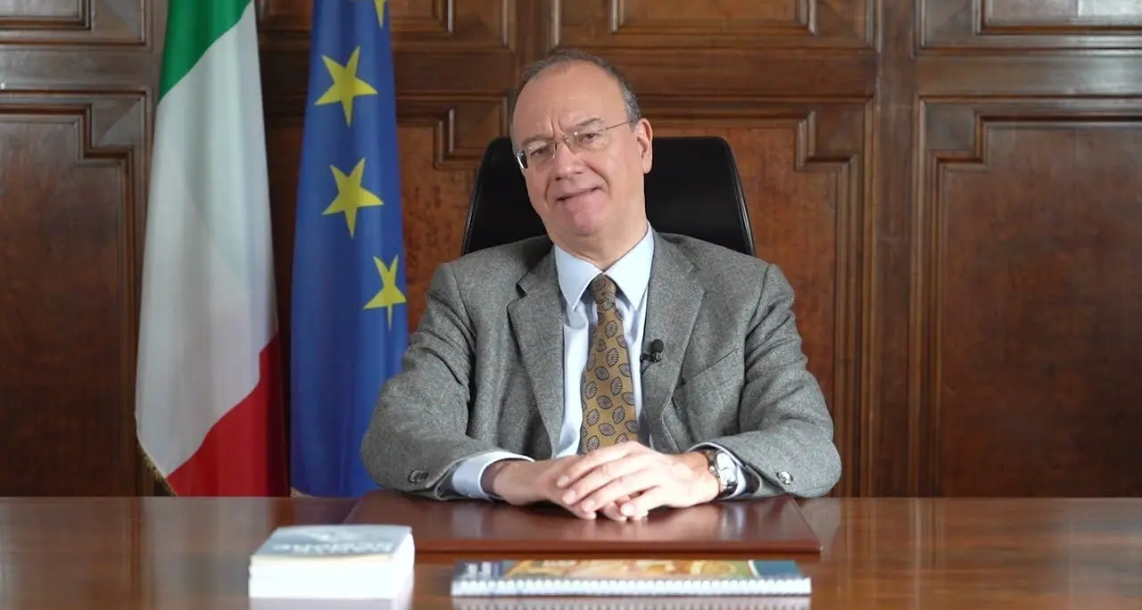 Giuseppe Valditara: il professore del secolo scorso che vuole addomesticare il futuro