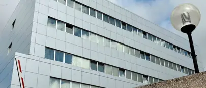 Ragazzo morto sotto la sabbia nel Viterbese, indagato il padre\n