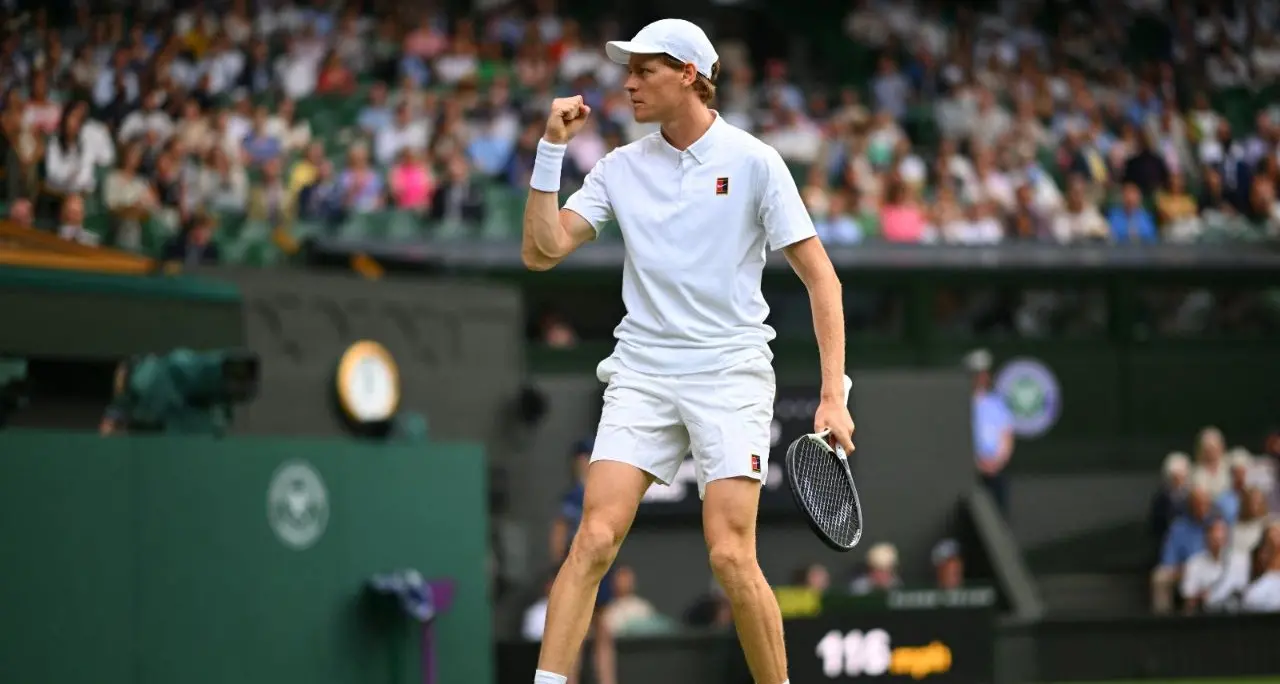 Tennis, Sinner re di Wimbledon: battuto in rimonta Alcaraz in quattro set\n