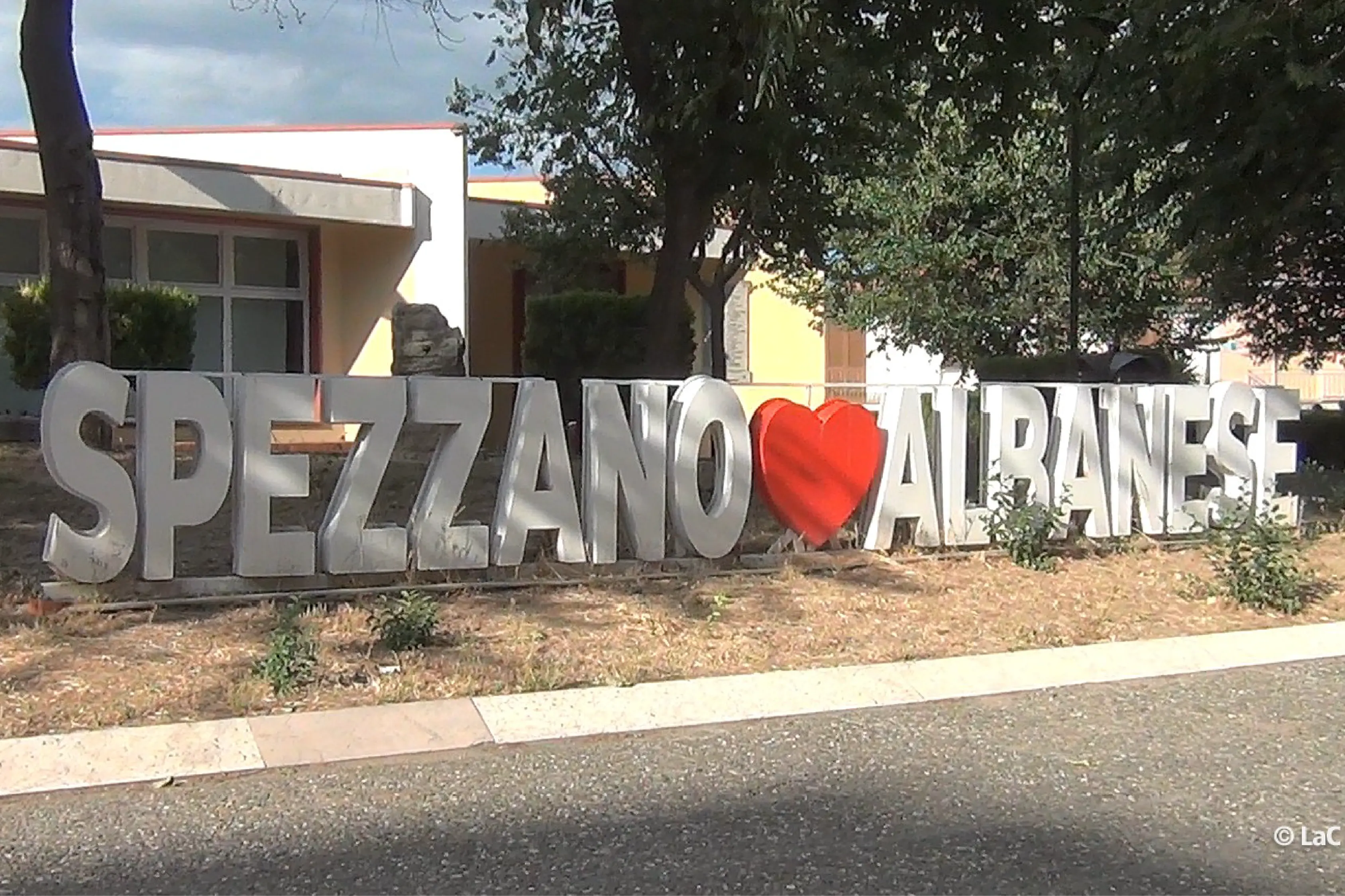 Un ponte tra passato e futuro, a Spezzano Albanese un concorso di\u00A0poesia arbëreshe\n