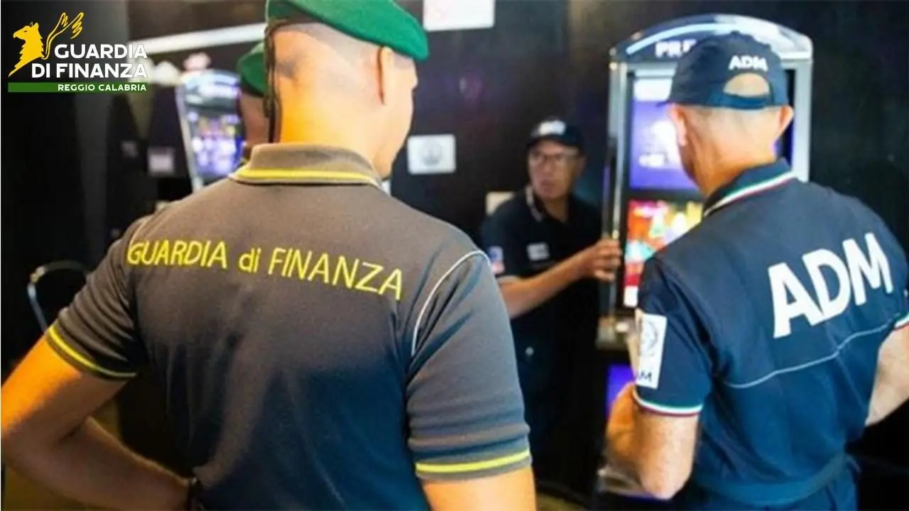 Duro colpo al gioco illegale: a Reggio Calabria e Vibo Valentia denunce e sanzioni per oltre 3,8 milioni di euro\n