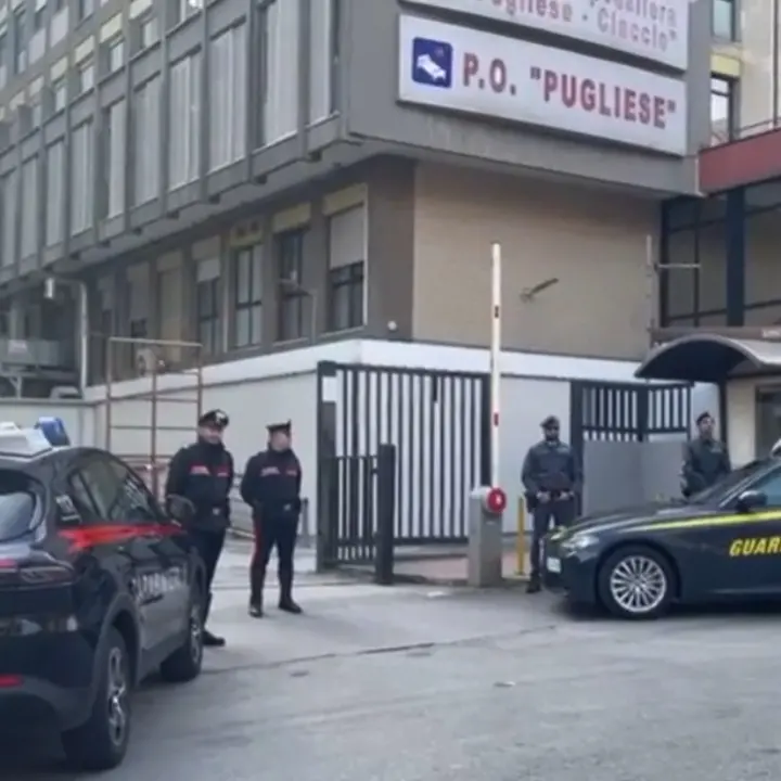 Catanzaro, ondata di arresti tra medici e infermieri della Dulbecco: si facevano pagare in contanti dai pazienti visitati in ospedale\n