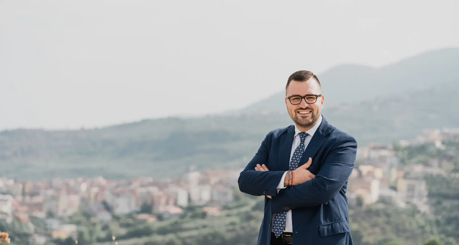 Petilia Policastro, il sindaco Saporito e la lotta contro lo spopolamento:\u00A0«Serve l’aiuto di tutte le istituzioni»\n