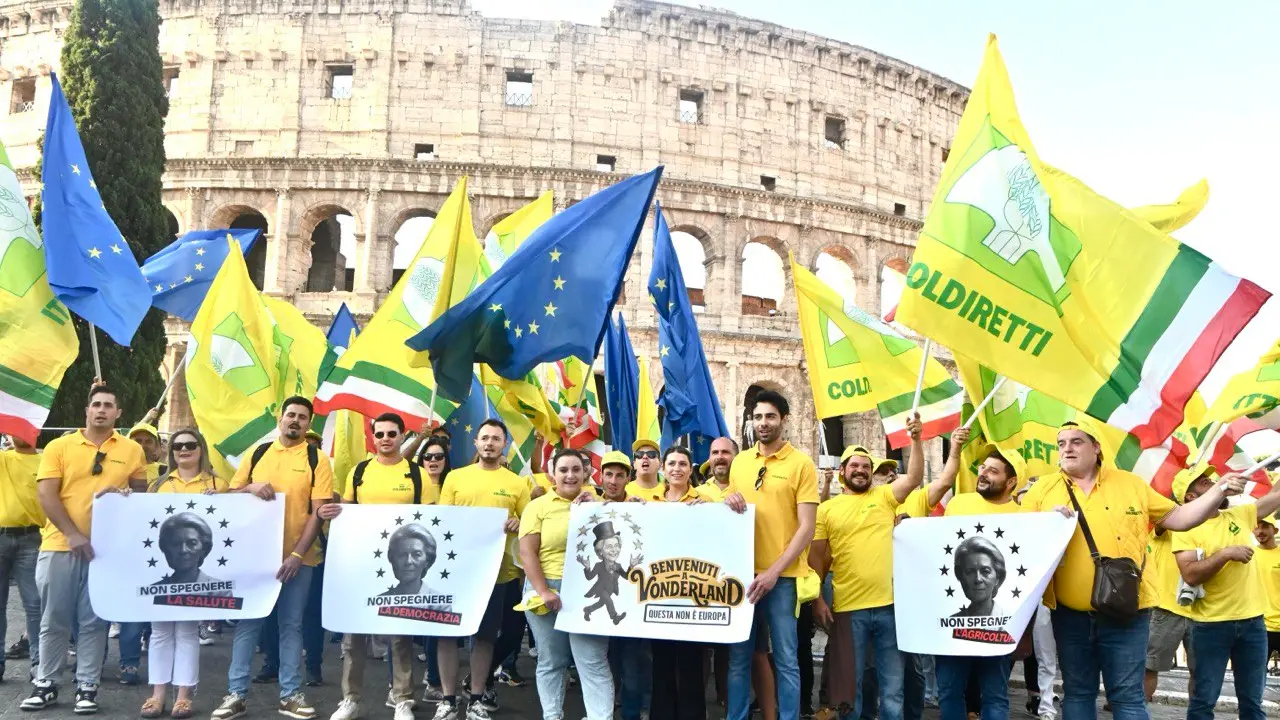 <p>Il sit in di Coldiretti a Roma davanti al Colosseo</p>\\n