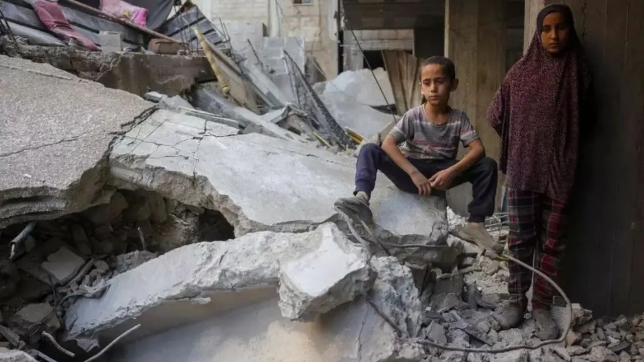 Abitazioni distrutte a Gaza (Foto Ansa)