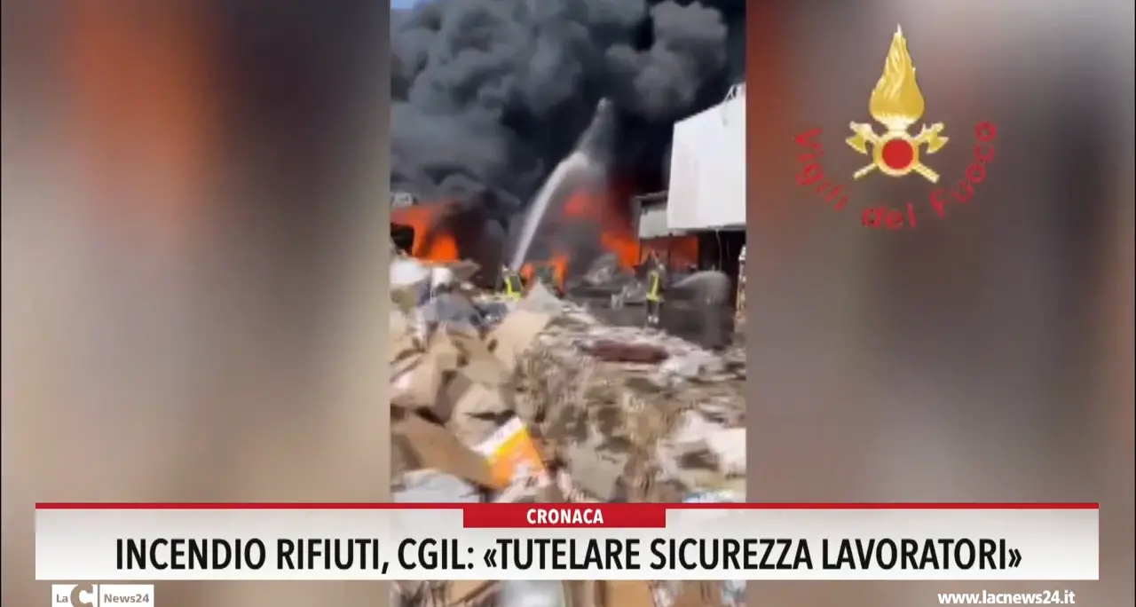 Incendio rifiuti a Lamezia, la Cgil: «Tutelare la sicurezza dei lavoratori»