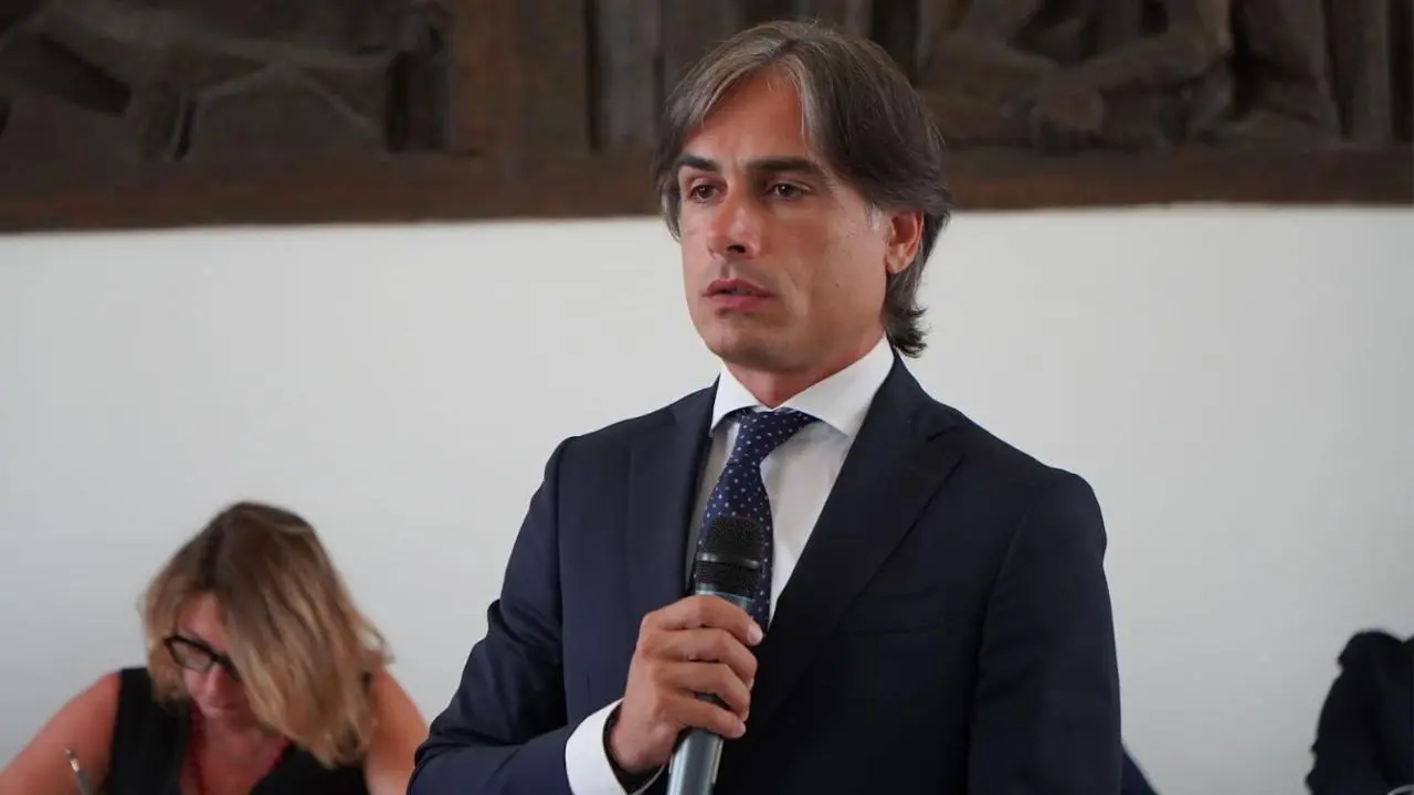<p>Il sindaco di Reggio Calabria Giuseppe Falcomat&agrave;</p>\\n