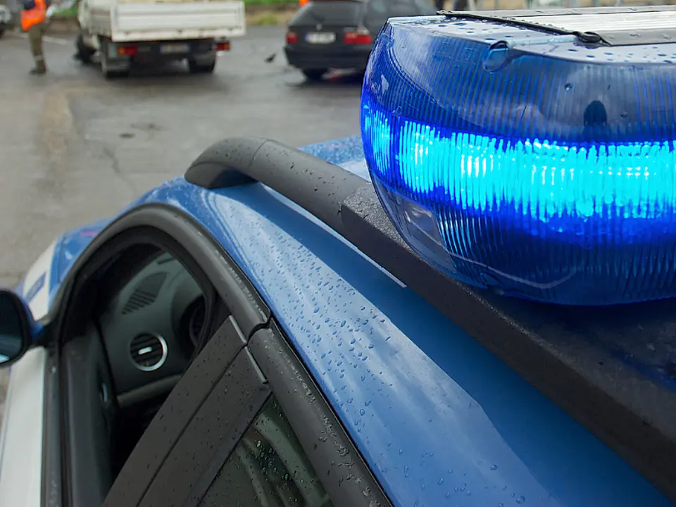 Tragico incidente sull’A1 nel Fiorentino, scontro tra un’auto e un camion: 3 morti e una bimba tra i 2 feriti