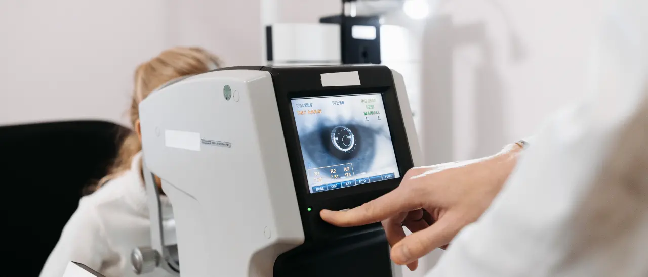 La “cresta” sull’intramoenia, medici e infermieri arrestati: le accuse nell’inchiesta che scuote l’Azienda ospedaliera di Catanzaro\n