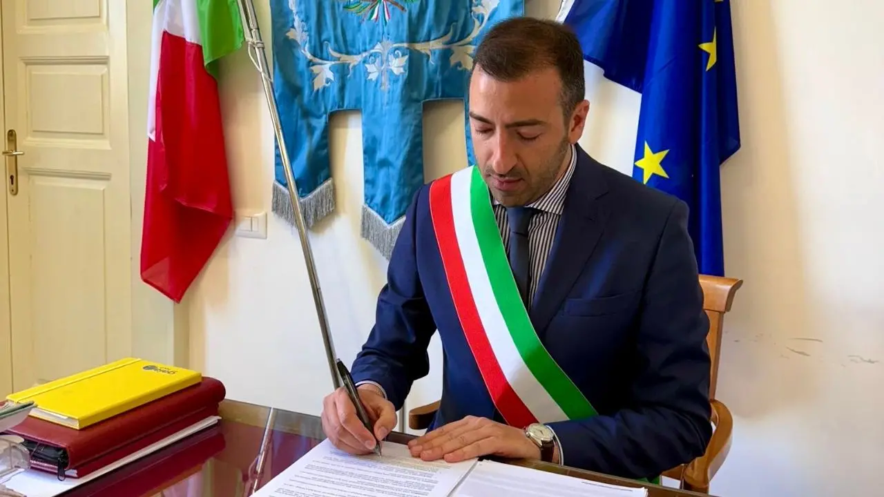 «Governo e Regione ci hanno voltato le spalle ma noi cerchiamo di fare il massimo», le strategie di Aprigliano per combattere lo spopolamento