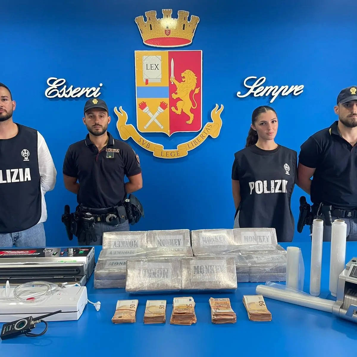 Rosarno, 30 kg di cocaina nascosti all’interno di\u00A0una statua in giardino: arrestato 42enne\n