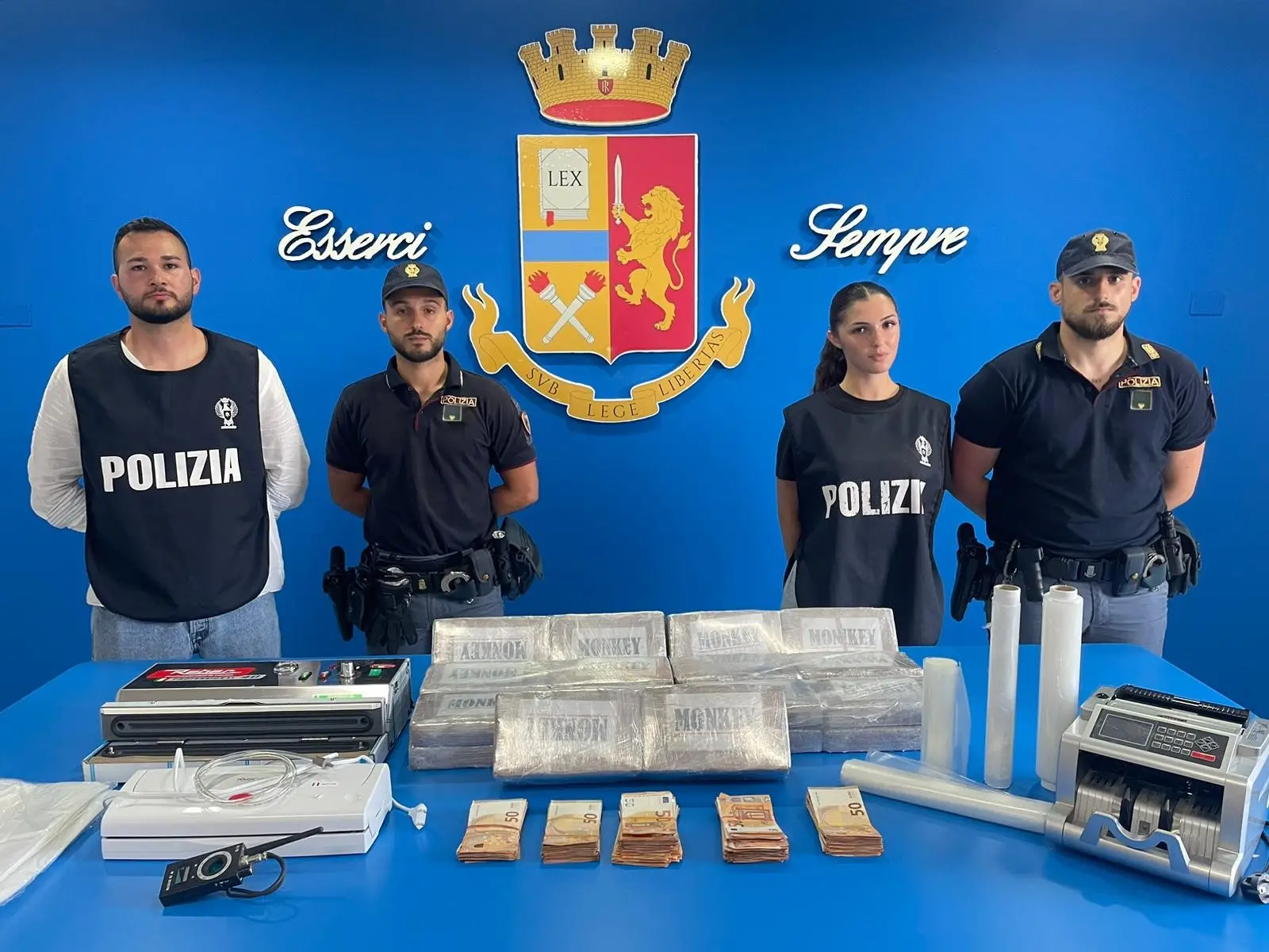 Rosarno, 30 kg di cocaina nascosti all’interno di\u00A0una statua in giardino: arrestato 42enne\n