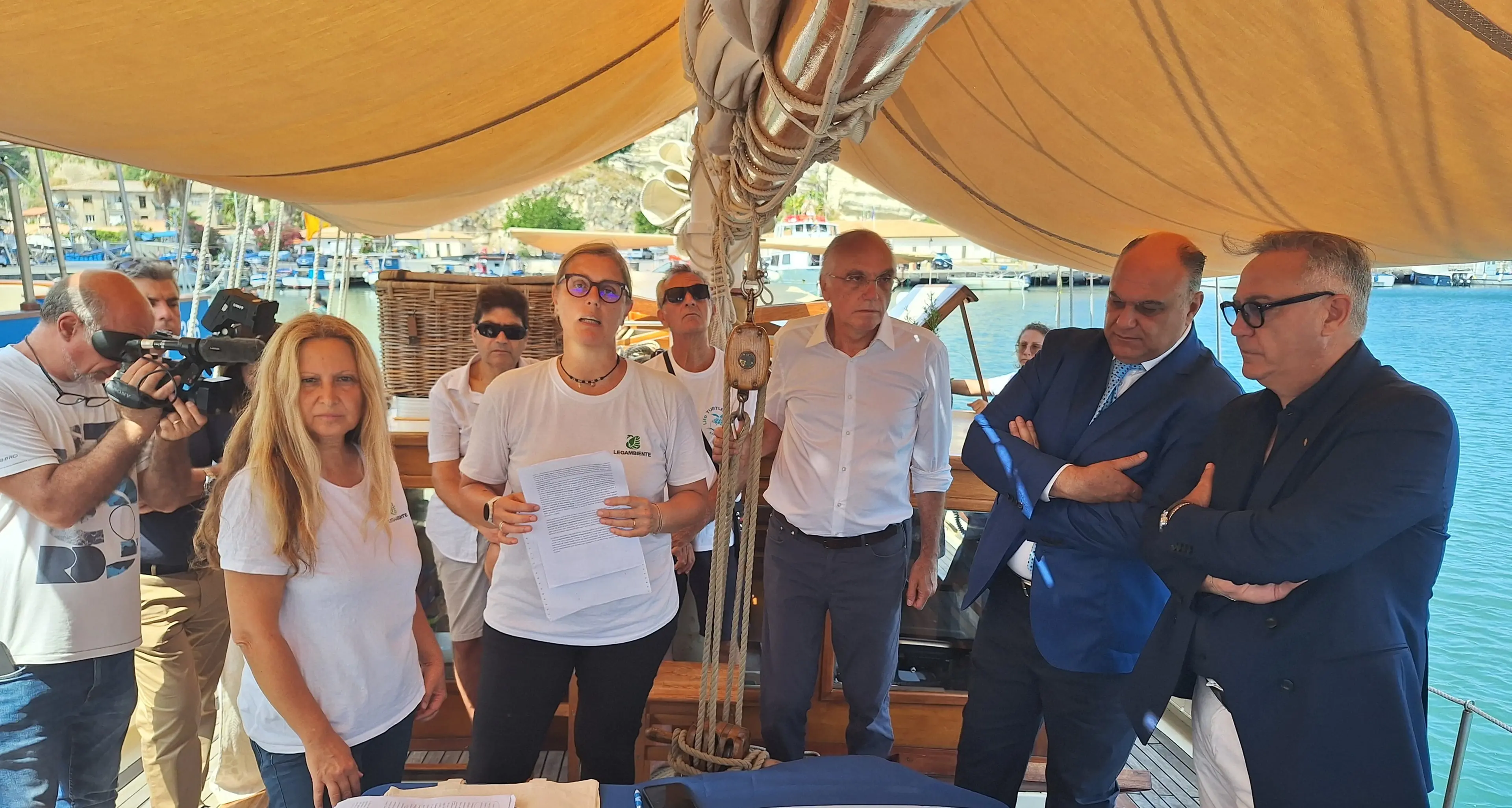 Mare e fiumi inquinati in Calabria, il 57% dei campioni oltre i limiti: Cosenza si salva, malissimo Reggio – IL REPORT