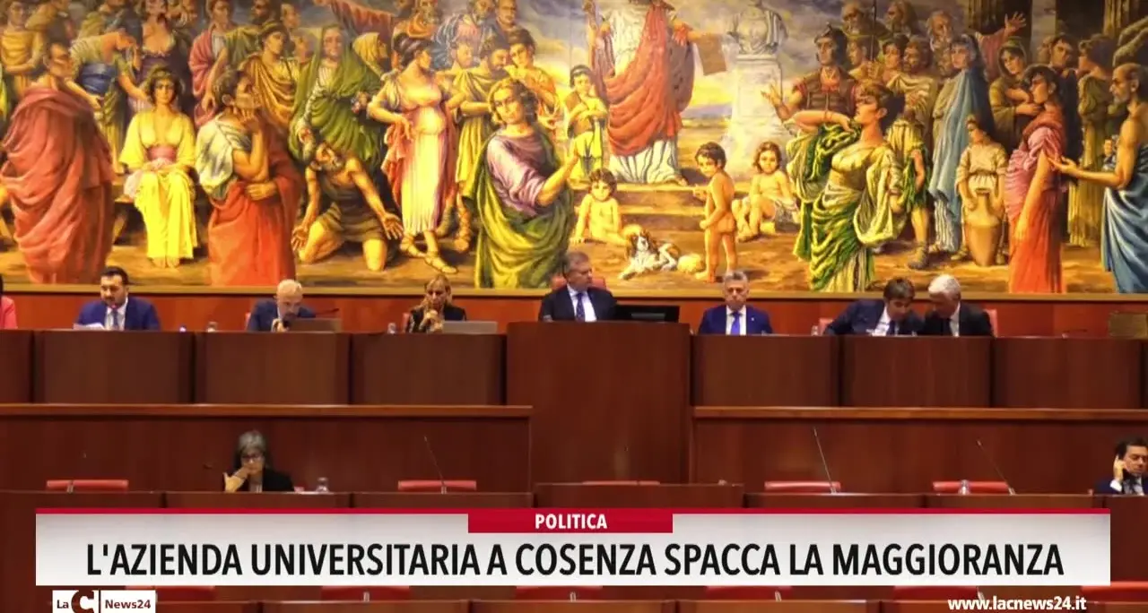 L'azienda universitaria a Cosenza spacca la maggioranza