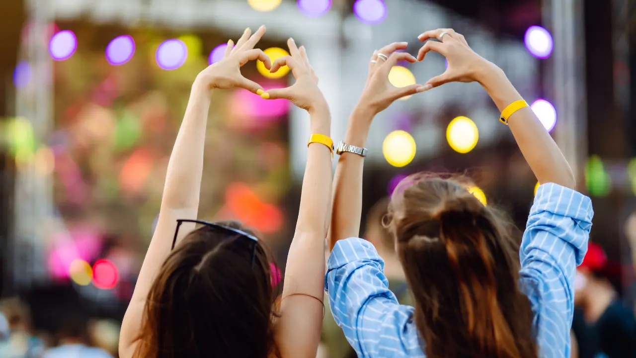 I calabresi nel 2024 hanno speso più di 25 milioni per eventi culturali, sportivi e fieristici: a spiccare il derby Cosenza-Catanzaro\n
