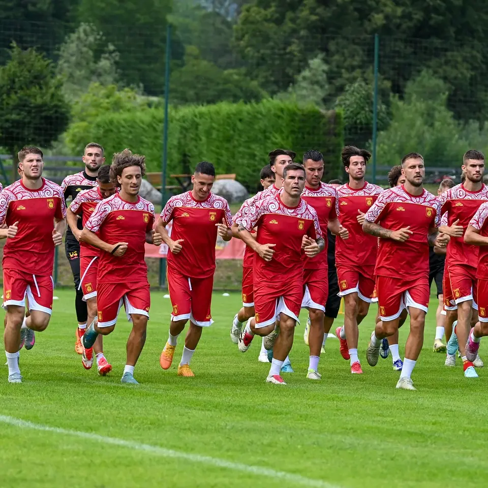 Il Catanzaro è in ritiro in Trentino: le prove di Aquilani con il calciomercato\u00A0che però complica i piani\n