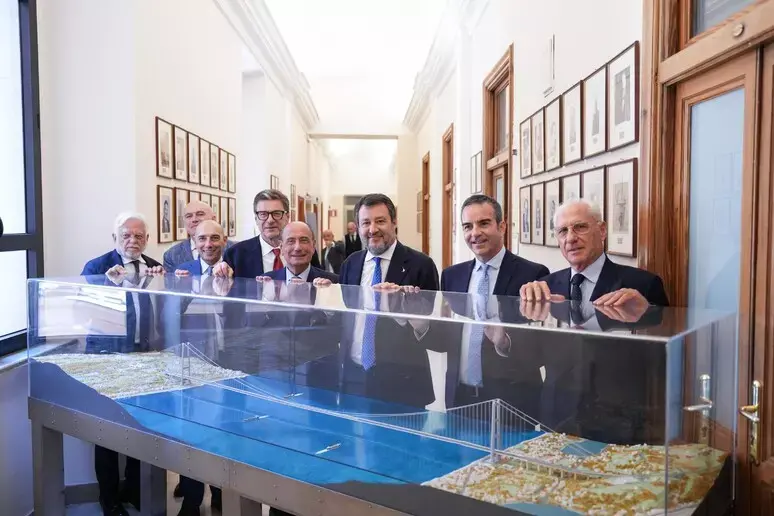 Ponte sullo Stretto, firmato al Ministero\u00A0l’accordo di programma: ecco tutti gli interventi previsti\n