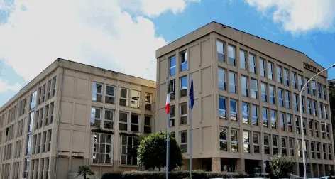 Truffa e appropriazione indebita, chiuse le indagini nei confronti di un consulente finanziario di Lamezia Terme\n