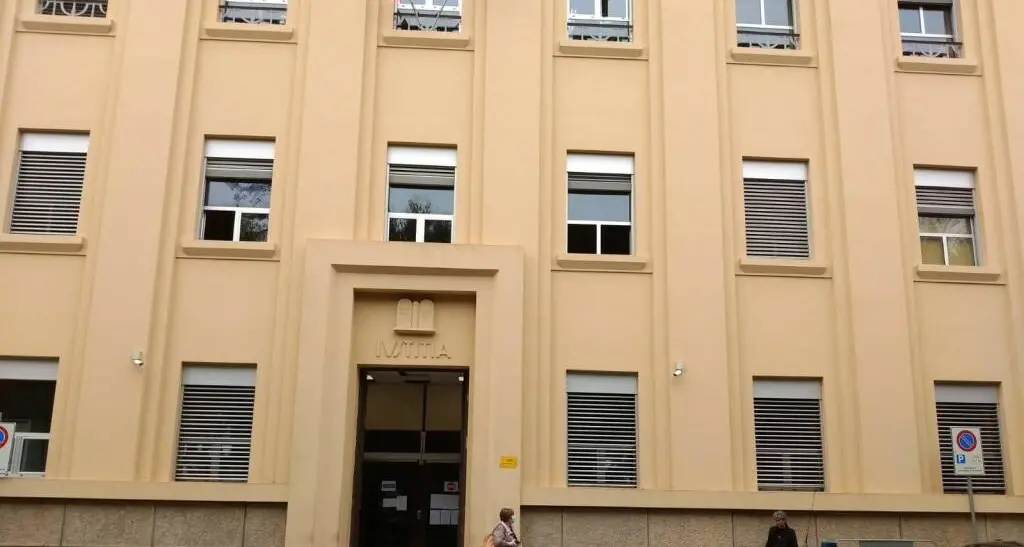 Usura ed estorsioni a Tropea: condannati un commercialista e un medico ma cadono le aggravanti mafiose\n