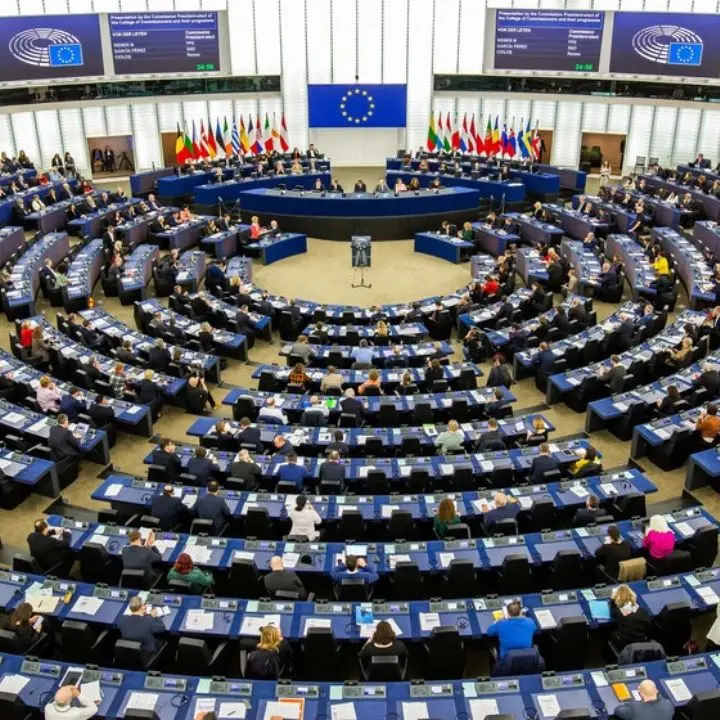 Fondi Ue, ufficiale la revisione della programmazione 2021-2027: ecco cosa cambia per la Calabria\n