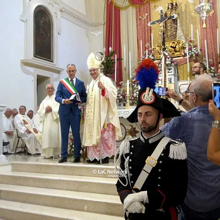 Il vescovo Stefano Rega è cittadino onorario di Scalea: «La Chiesa deve essere vicina al territorio»\n