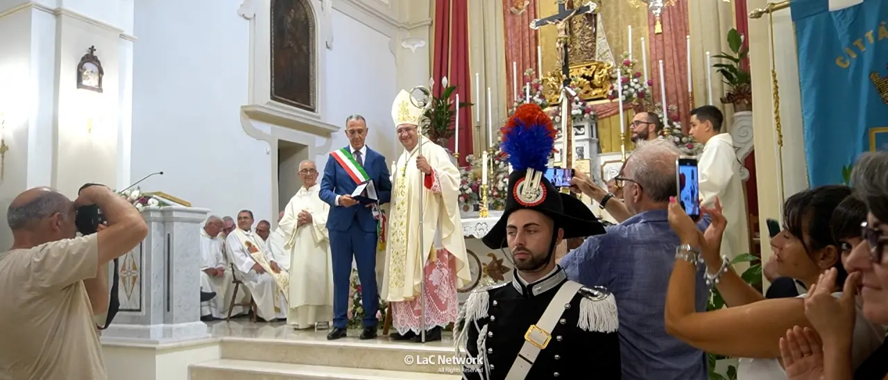 Il vescovo Stefano Rega è cittadino onorario di Scalea: «La Chiesa deve essere vicina al territorio»\n