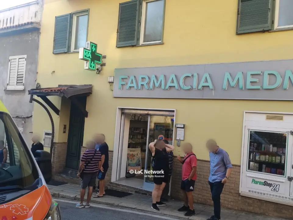 Follia a Nicotera, giovane accoltella il marito della titolare di una farmacia. Interviene l’elisoccorso