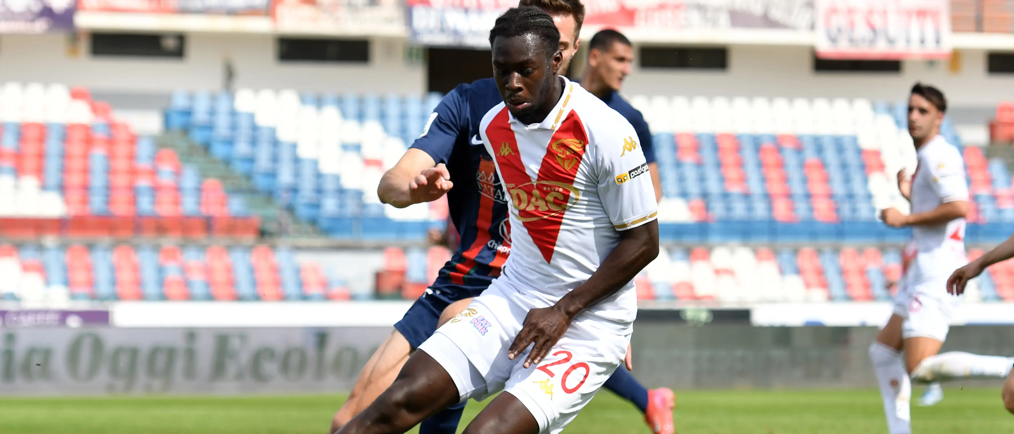 Catanzaro, in arrivo Nuamah dal Sassuolo. Scognamillo saluta e va al Benevento\n