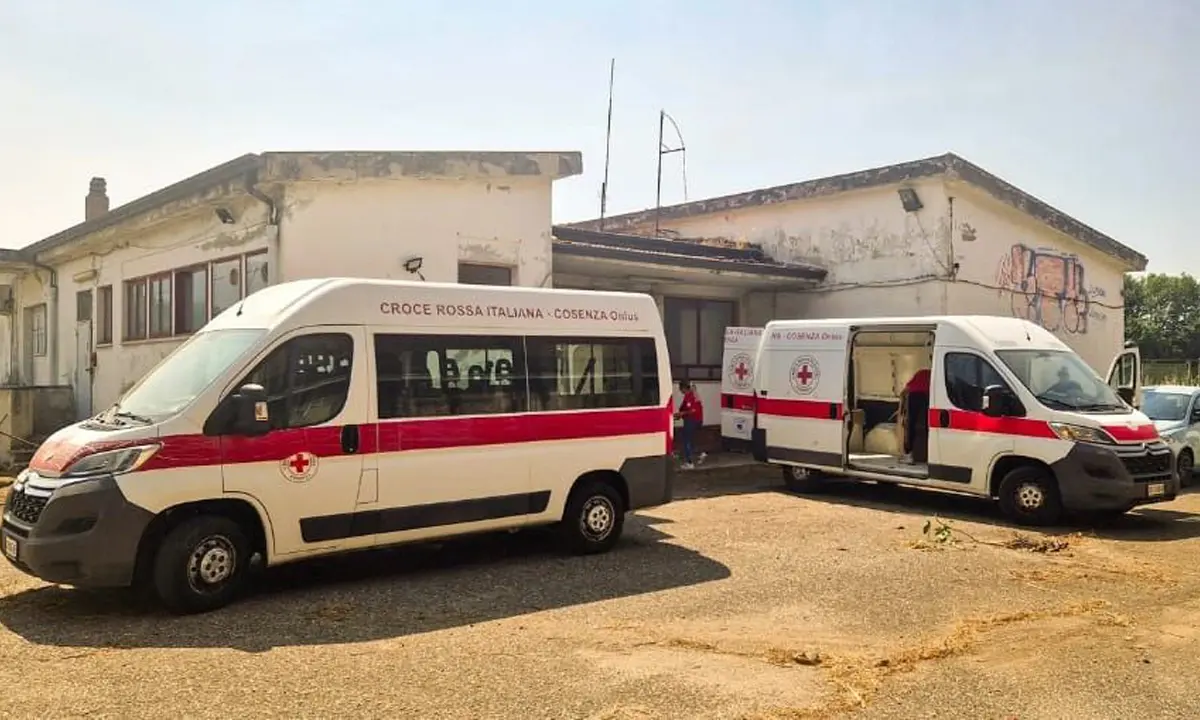 Rende, l'ultimo atto dei commissari è lo sgombero della Croce Rossa di Contrada Rocchi