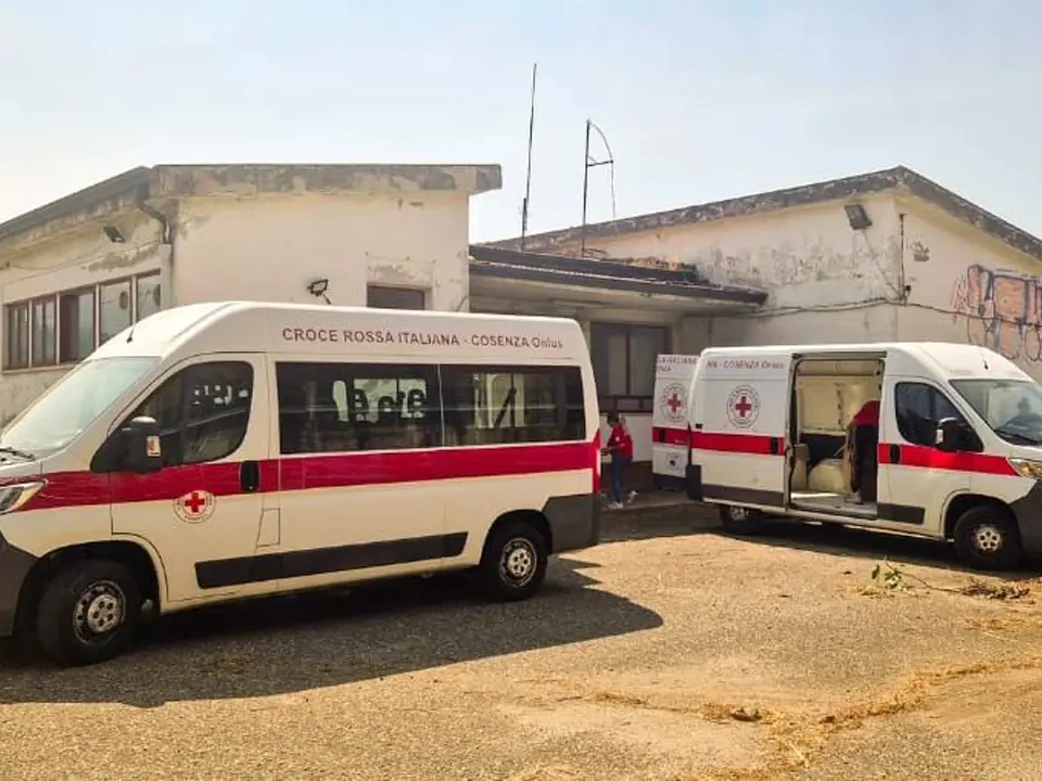 Rende, l'ultimo atto dei commissari è lo sgombero della Croce Rossa di Contrada Rocchi