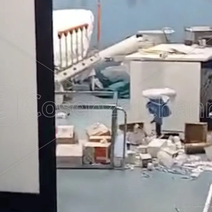 Corigliano, Pronto soccorso sotto pressione: danneggiamenti e caos