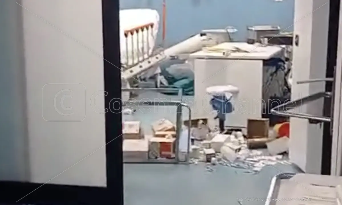 Corigliano, Pronto soccorso sotto pressione: danneggiamenti e caos