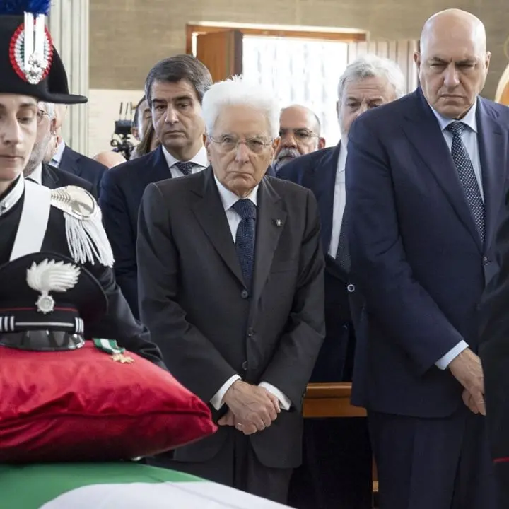 Lacrime e gratitudine per Carlo Legrottaglie: in migliaia ai funerali del carabiniere caduto in servizio