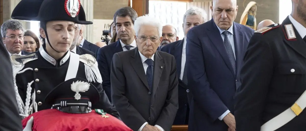 Lacrime e gratitudine per Carlo Legrottaglie: in migliaia ai funerali del carabiniere caduto in servizio