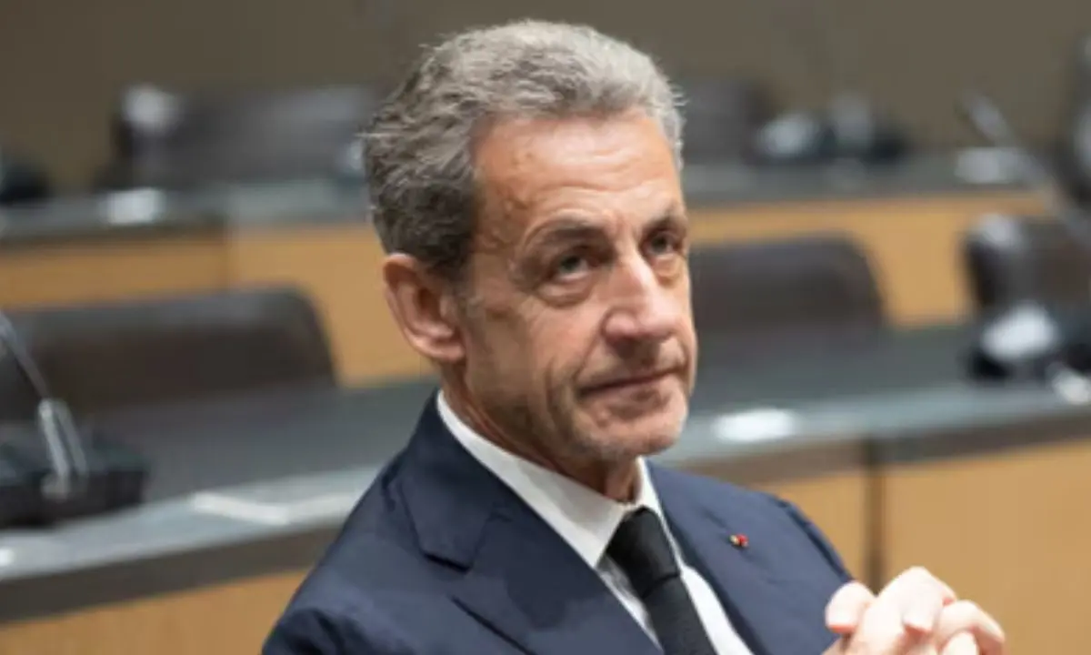 Sarkozy come Pétain: espulso dalla Legion d'onore