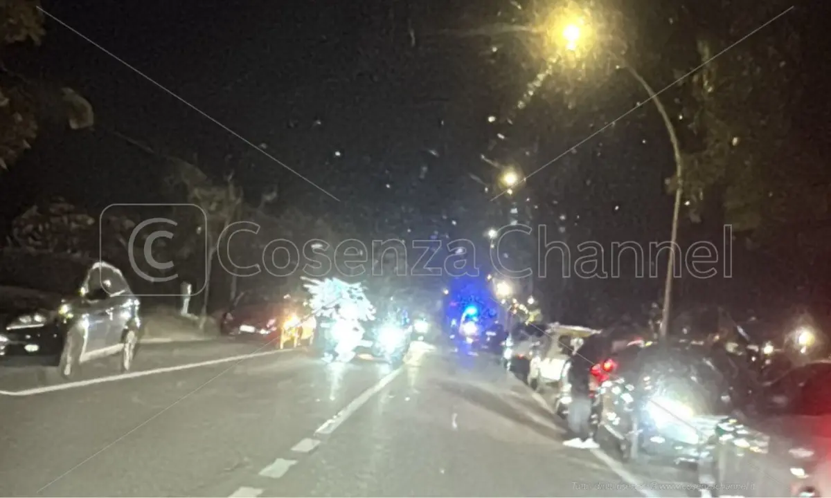 Rossano, movida violenta. Sparatoria sul lungomare: c’è un ferito