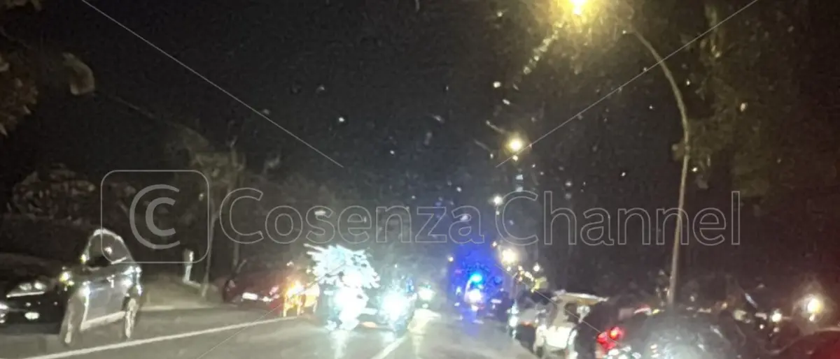 Rossano, movida violenta. Sparatoria sul lungomare: c’è un ferito