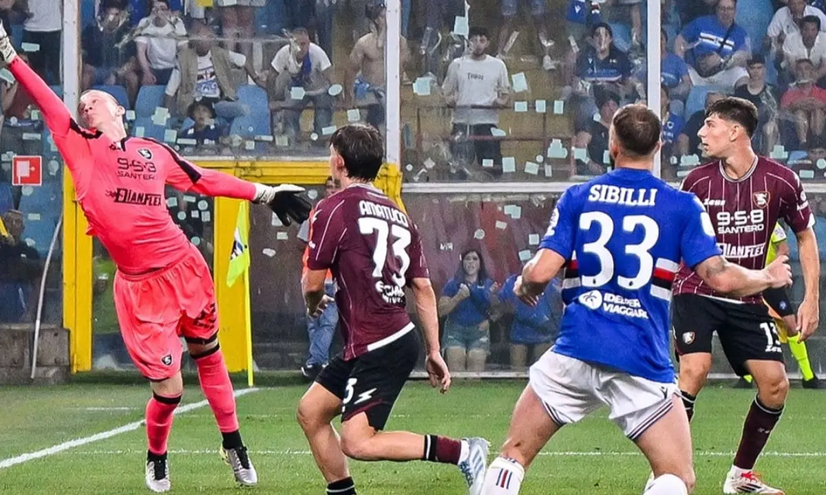 Serie B, intossicazione alimentare per i calciatori della Salernitana