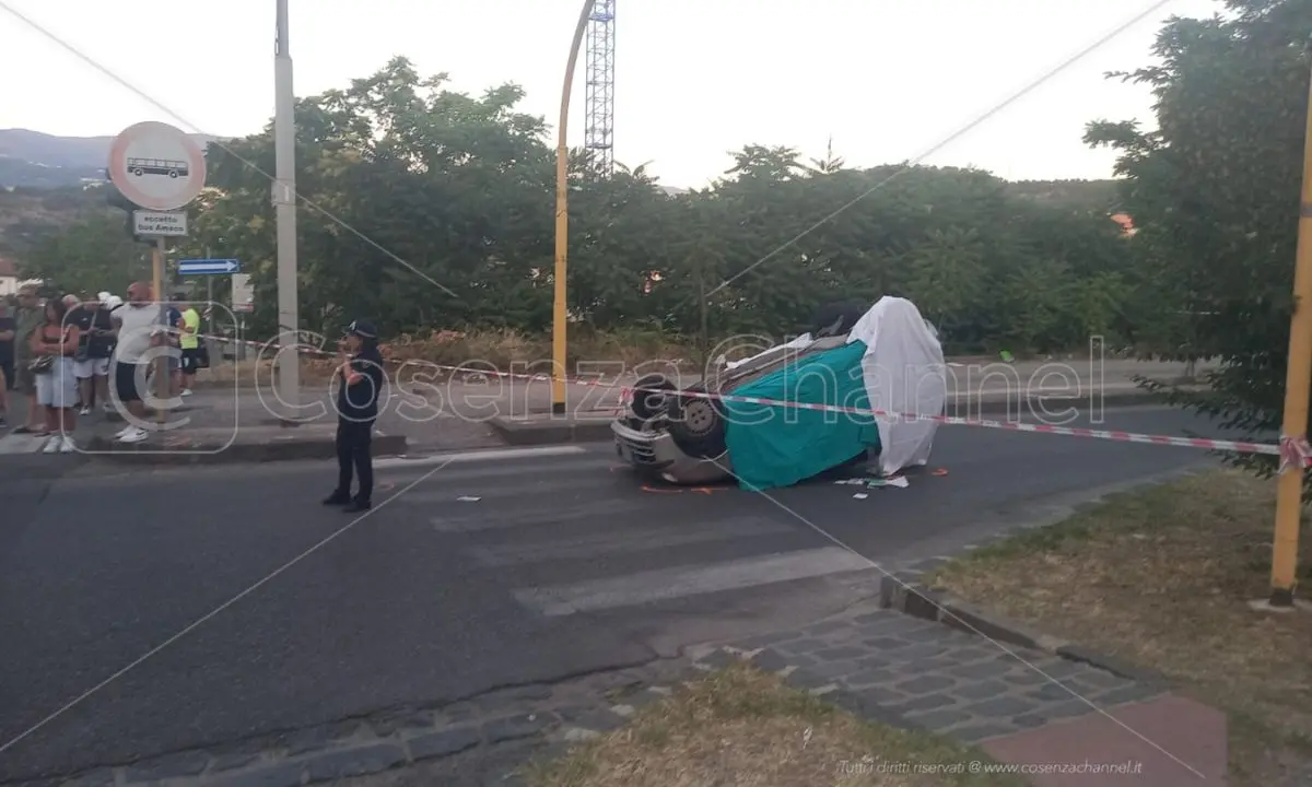 Tragedia a Cosenza, Olimpia Biancospino muore in un incidente su Viale Mancini: aperta un’inchiesta per omicidio stradale - FOTO