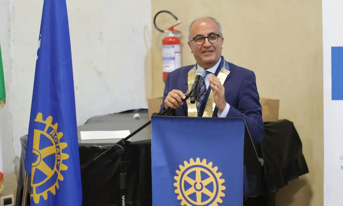 Rotary Distretto 2102, passaggio del collare tra Maria Porcino e Dino De Marco