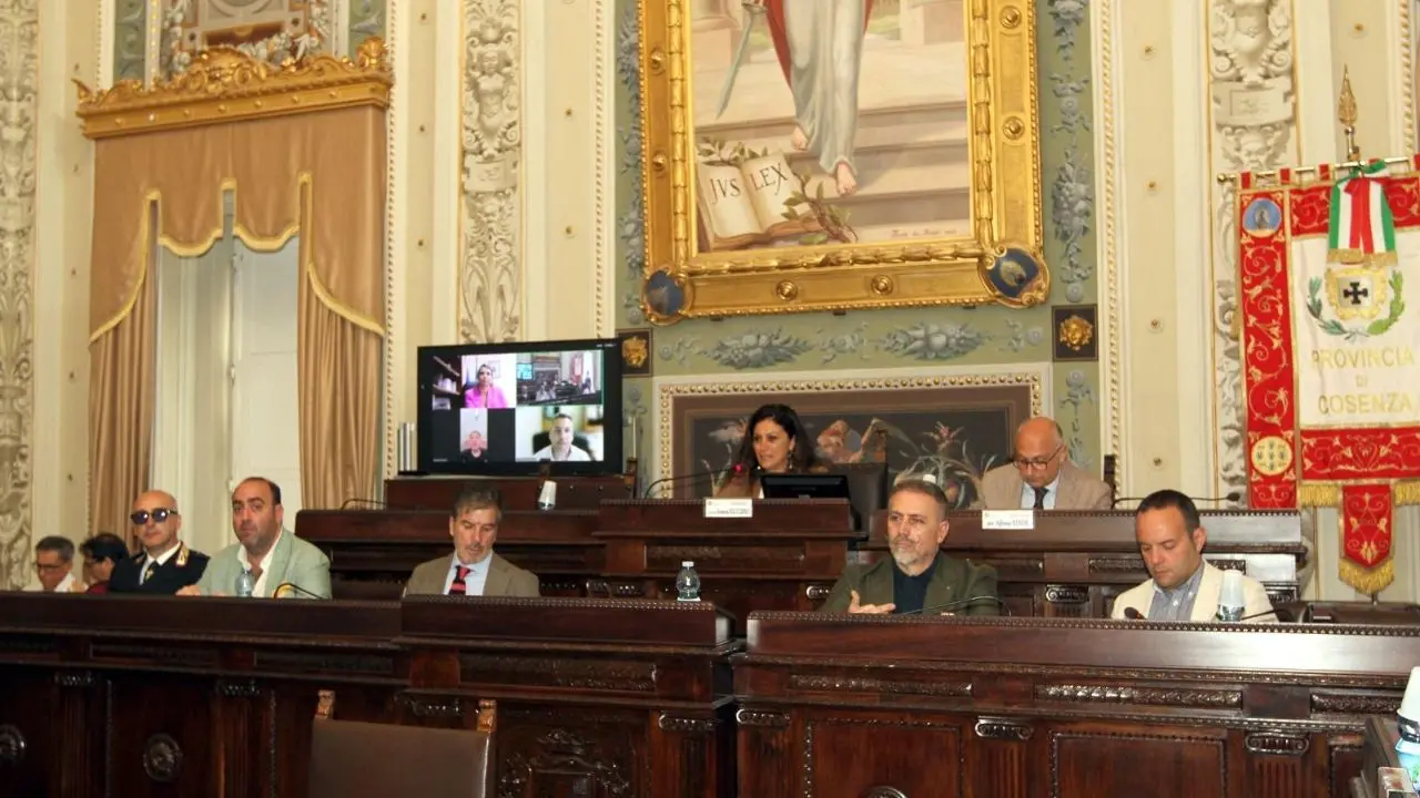 Bilancio di previsione Provincia di Cosenza, cento sindaci danno fiducia alla presidente Succurro