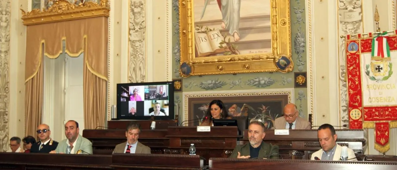 Bilancio di previsione Provincia di Cosenza, cento sindaci danno fiducia alla presidente Succurro