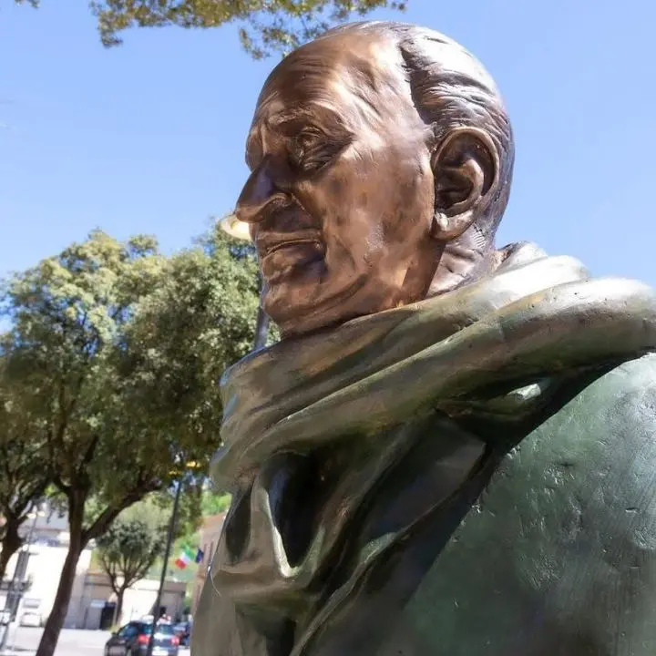 Statua di Mancini, la Fondazione ne annuncia il ritorno